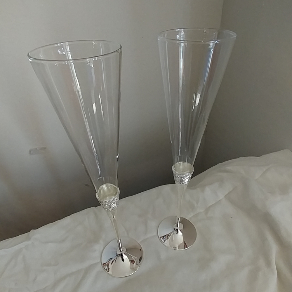 NWOT Vera Wang/Wedgwood Champagne Toasting Flutes